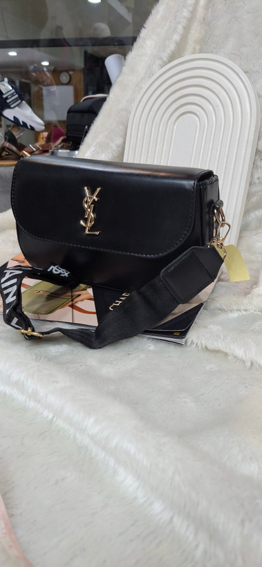 کیف پاسپورتی دوشی ysl با بند پهن دوشی مارک دار