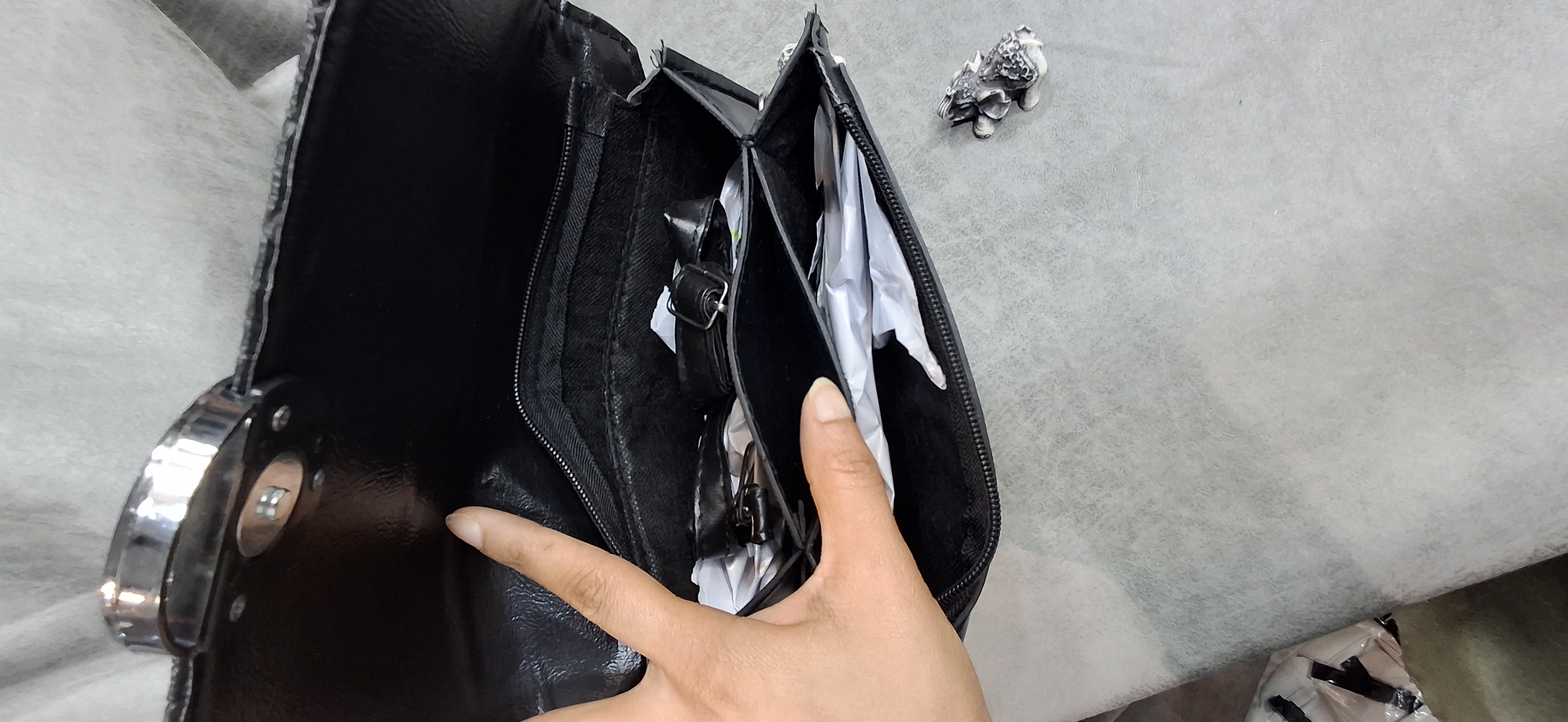کیف دوشی پاسپورتی با جنس چرم