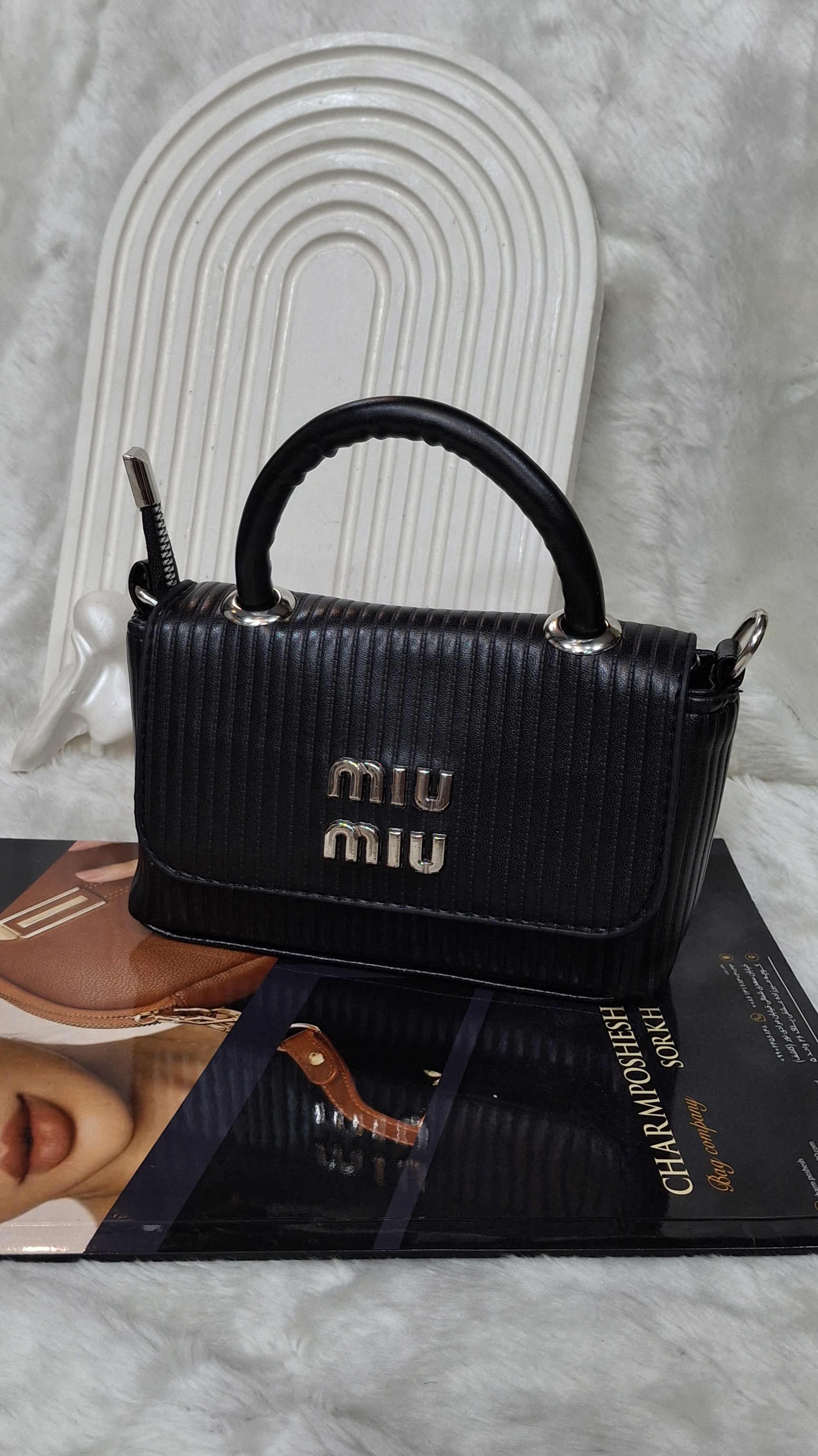 کیف دستی مارک miu miuبابند بلند دوشی