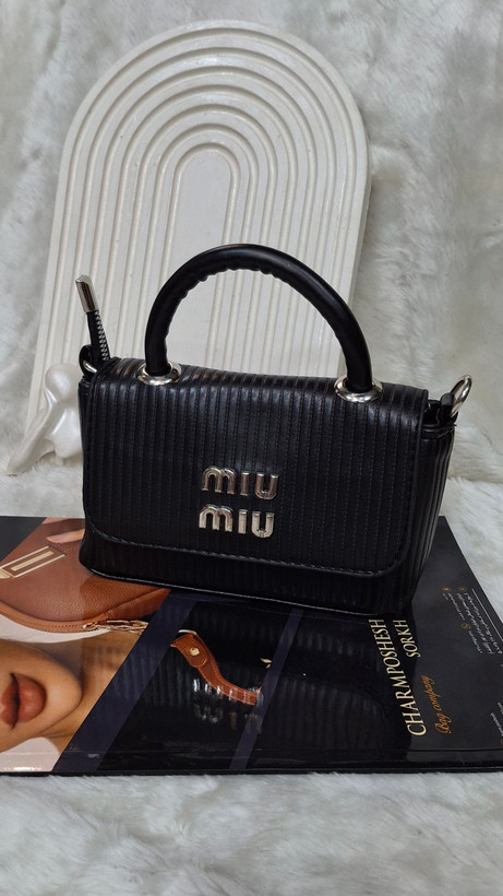 کیف دستی مارک miu miuبابند بلند دوشی